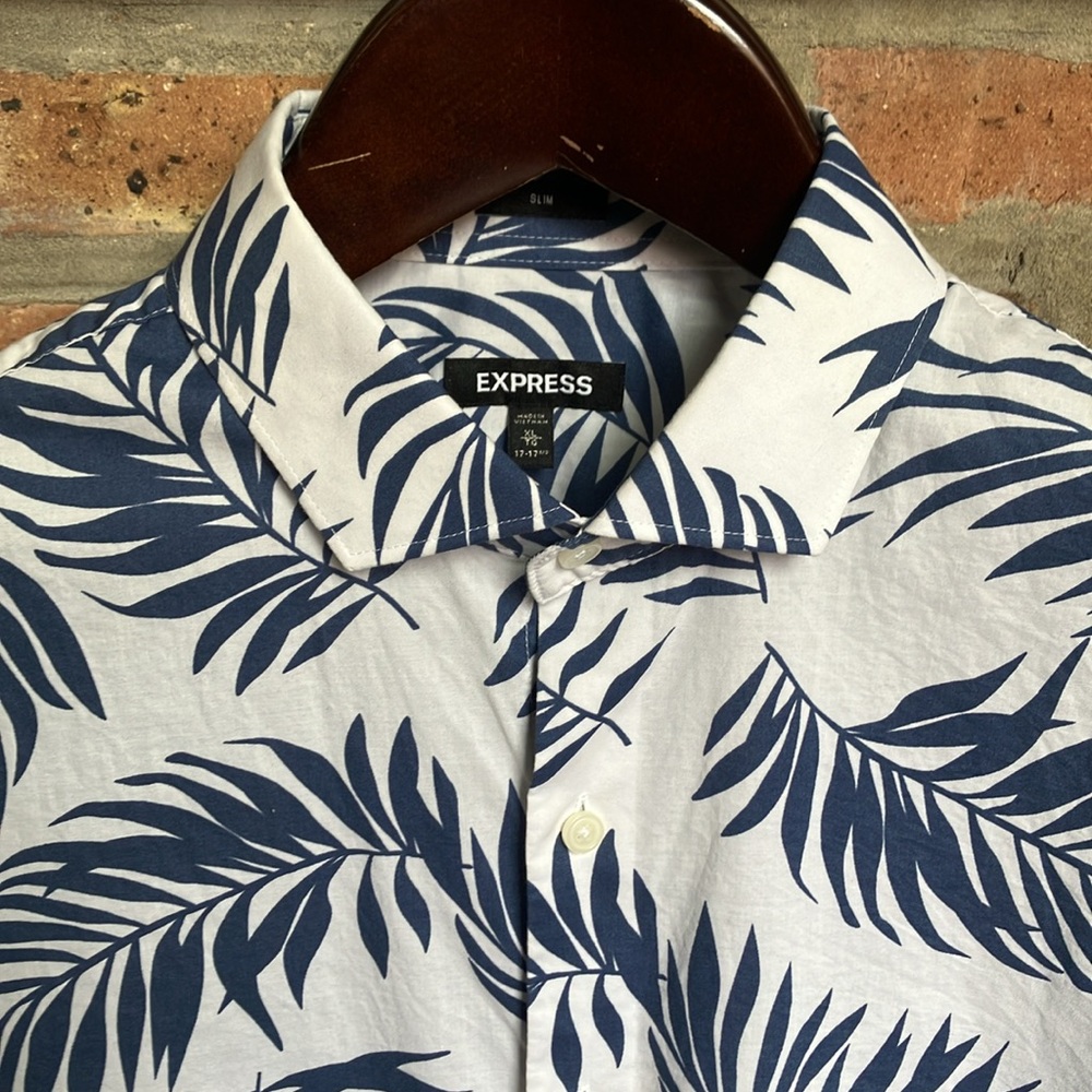 EXPRESS - Picture 2 of 11